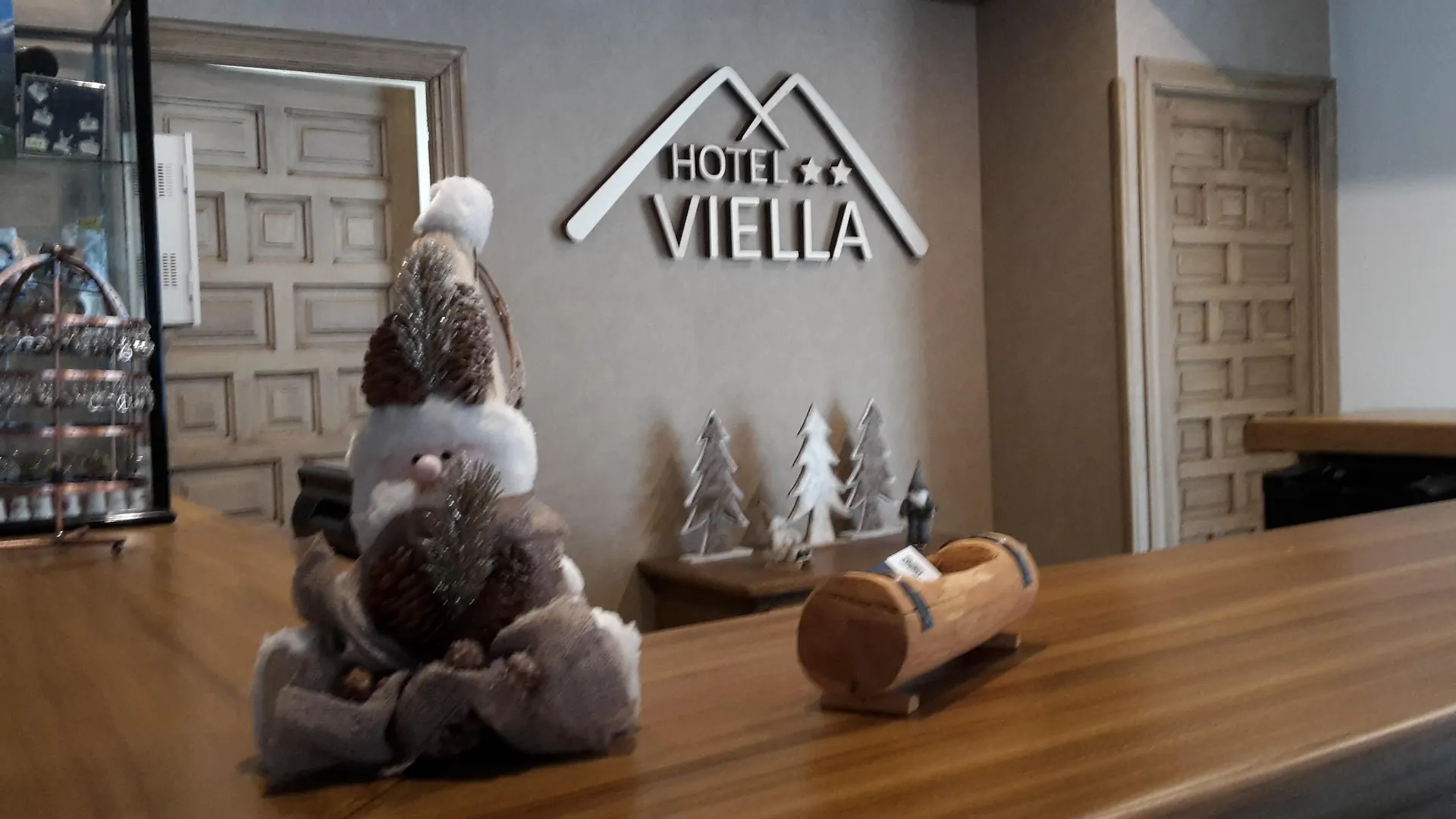 **  Hotel Viella España